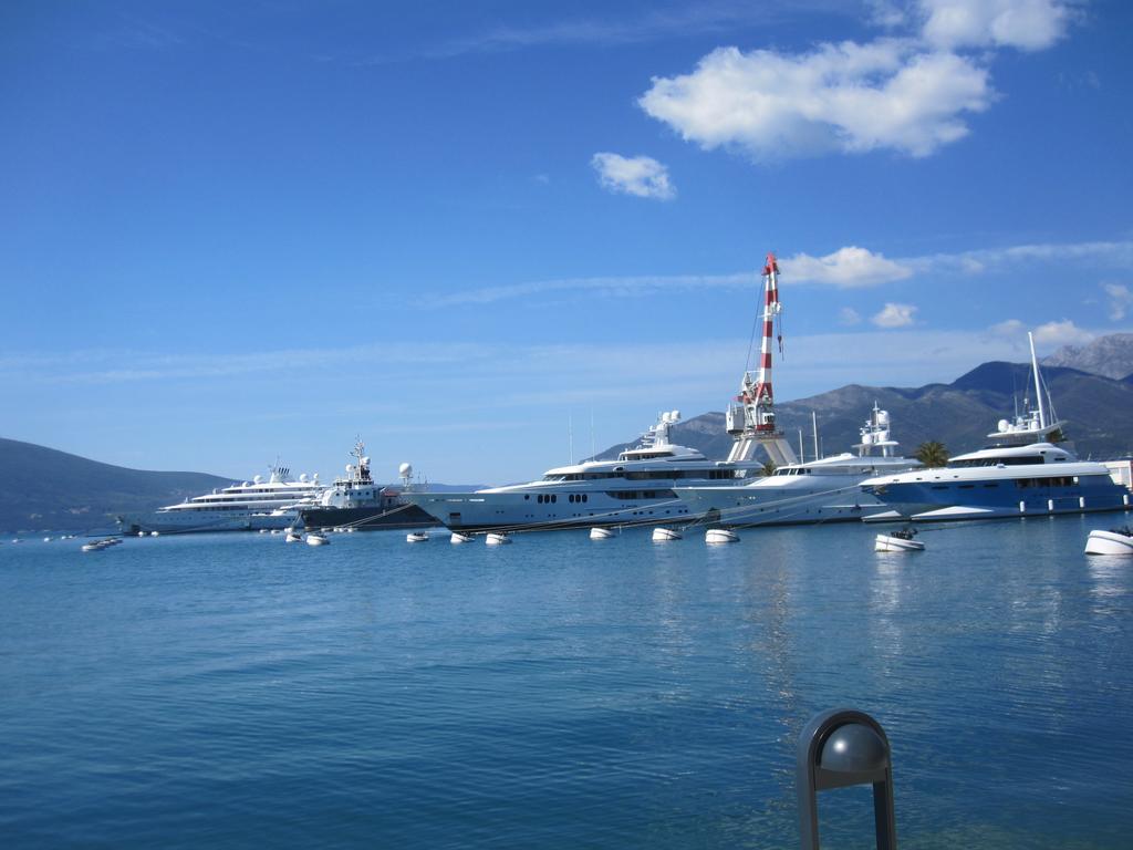 Apartments City Center Tivat Ngoại thất bức ảnh